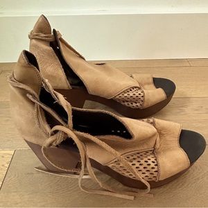Free People wooden heels, in great condition !